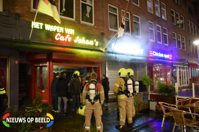Asbak veroorzaakt brand en rookontwikkeling in café Beijerlandselaan Rotterdam (video)