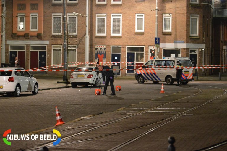 Politie vindt hulzen op straat na schietpartij Spartastraat Rotterdam