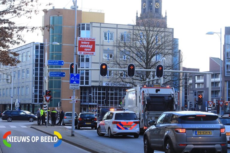 Kop-staartaanrijding voor stoplicht Van Asch van Wijckstraat Amersfoort