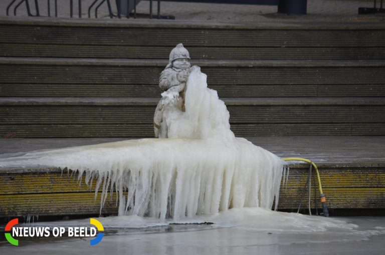 Bespoten brandweerbeelden zorgen voor mooie creatie Berkelsepoort Berkel en Rodenrijs