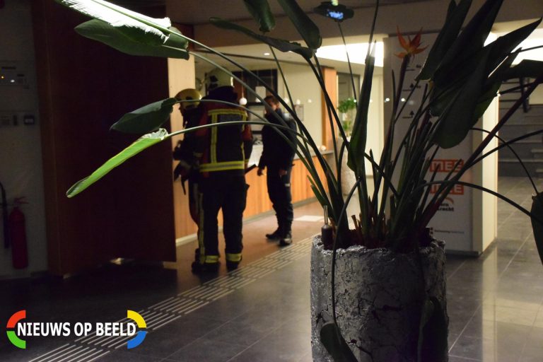 Beveiliger ruikt brandlucht en alarmeert de brandweer Tielweg Gouda