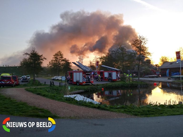 Verwoestende brand in loods van Outdoor Valley Hoeksekade Bergschenhoek