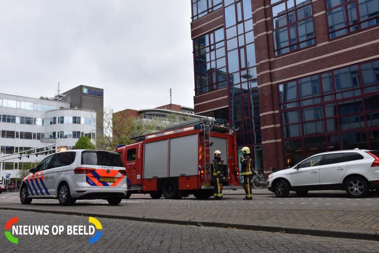 Brandweer doet onderzoek naar brandlucht in kinderdagverblijf Schipholweg Leiden