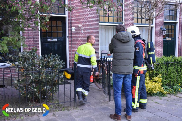 Brandweer rukt uit voor gaslucht Herenstraat Leiden