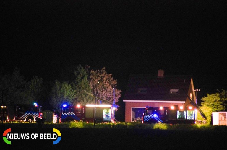 Flinke brand in rietendak van woning Achtersloot Ijsselstein
