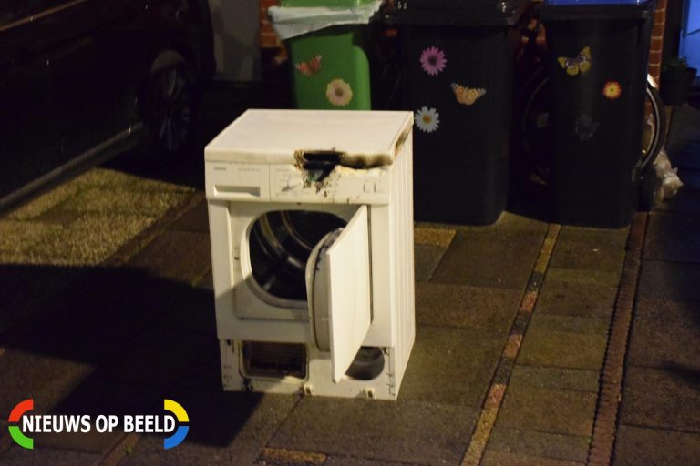 Bewoners blussen zelf in de brand gevlogen wasdroger Getijmolenerf Gouda