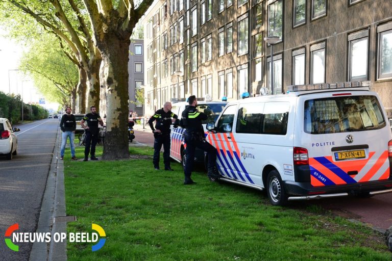Arrestatieteam haalt man uit woning die met vuurwapen op straat liep Oost-Sidelinge Rotterdam