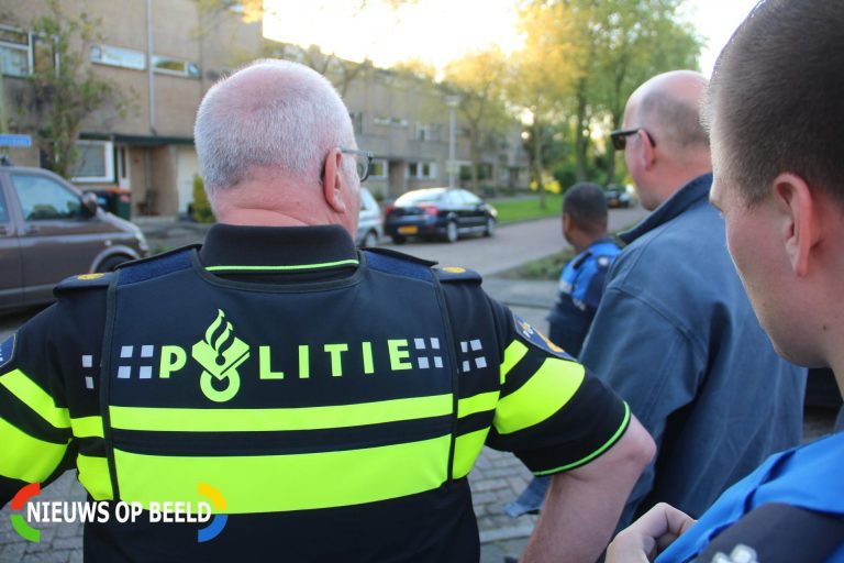 Politie handhaving en brandweer controleren samen op foutparkeerders Nieuwe Tiendweg Krimpen aan den IJssel