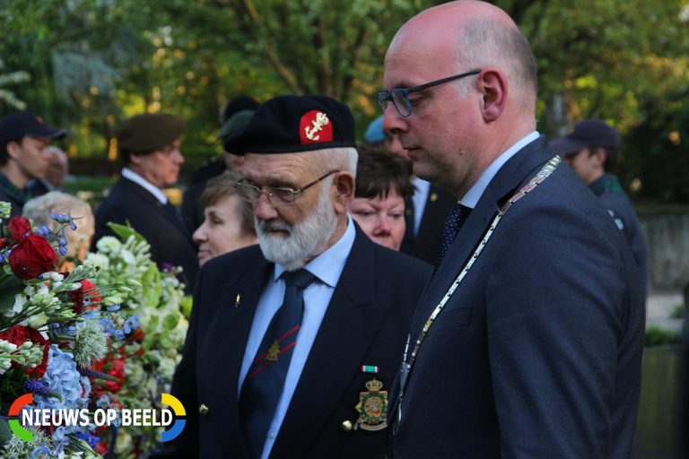 Dodenherdenking rustig verlopen IJsseldijk Krimpen aan den IJssel (video)