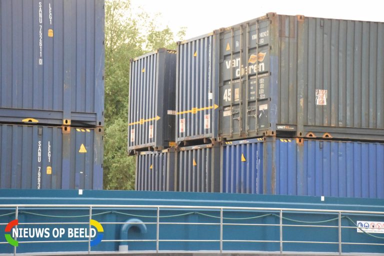 Containerschip ramt spoorbrug, treinverkeer gestremd Gouwekanaal Gouda