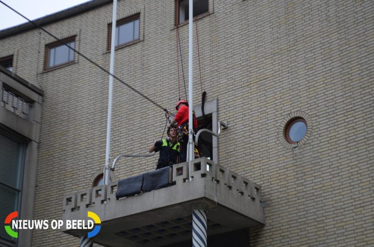 Open dag voor buurtbewoners en familie bij politiebureau Schiedamseweg Rotterdam