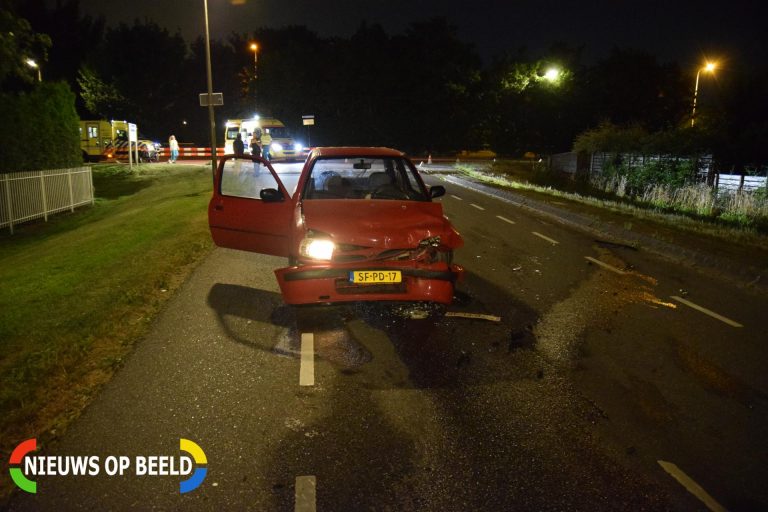 Inzittende auto gewond achter gelaten na ongeval Leeuwenhoekweg Bergschenhoek