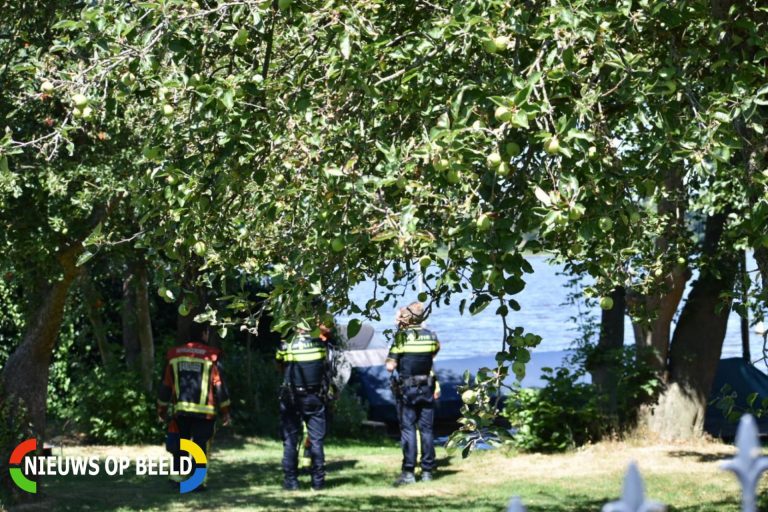 Vuurkorf veroorzaakt brand in heg Twaalfmorgen Reeuwijk