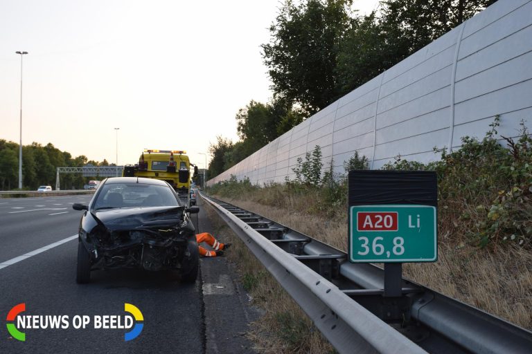 Bestuurder klapt in vangrail na mogelijke black out Rijksweg A20 Rotterdam
