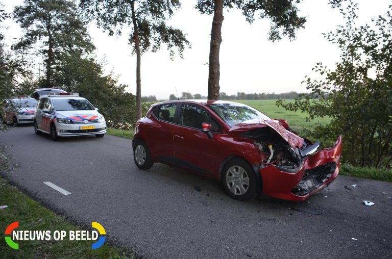Gewonde bij frontale aanrijding tussen tractor en auto Goudseweg Stolwijk