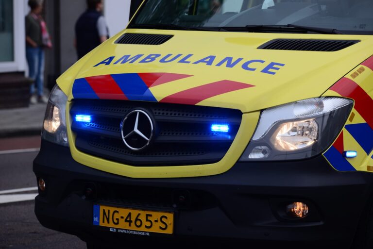 Jongen gewond na steekincident bij supermarkt Jan Steenstraat Rotterdam