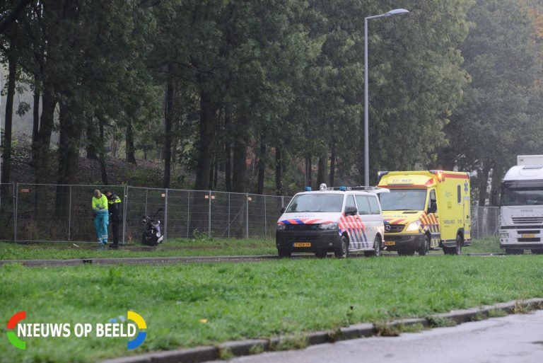 Scooterrijder gaat onderuit en raakt gewond Olympiaweg Rotterdam