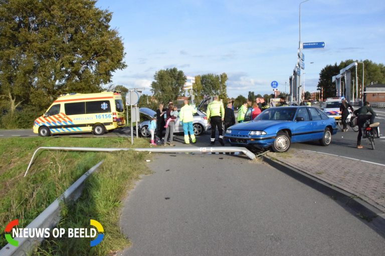Gewonde en forse schade bij aanrijding Kanaaldijk N207 Gouda