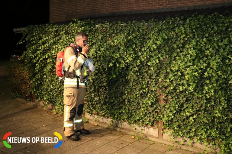 Bewoners bellen brandweer nadat zij rook in de keuken zien Rubenslaan Krimpen aan den IJssel