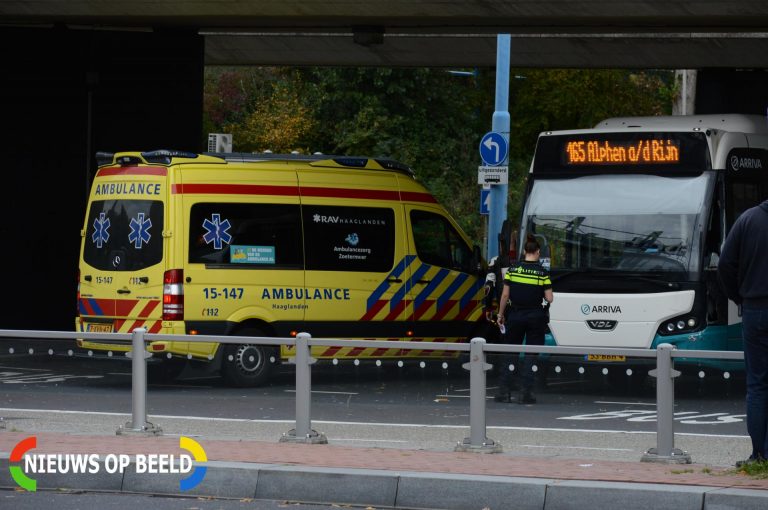 Gewonden bij aanrijding tussen stadsbus en auto Canadalaan Zoetermeer