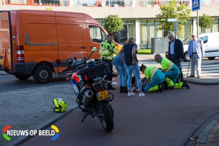 Bejaarde met scootmobiel valt op zijkant Vijf Meilaan Leiden