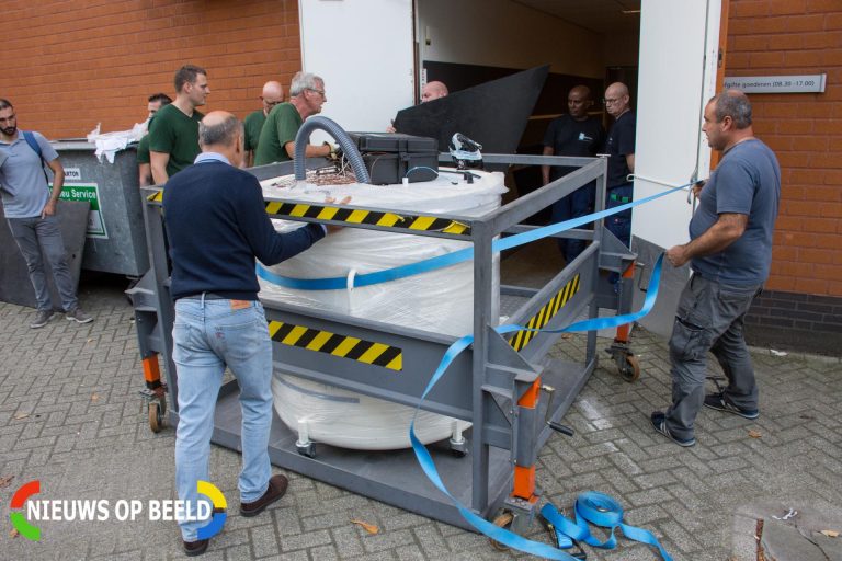 Stamcellen onder politiebegeleiding naar Amsterdam Plesmanlaan Leiden