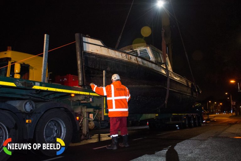 Leiden verwijdert meerdere boten uit singels