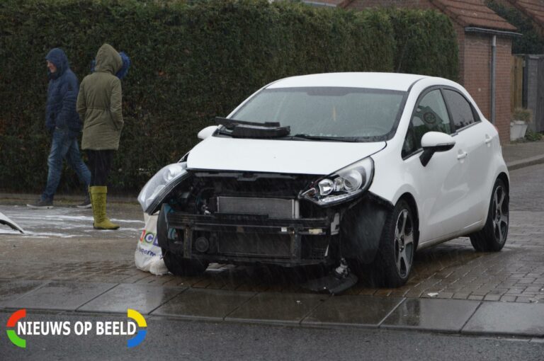 Veel schade bij aanrijding Vloedlijn Hellevoetsluis