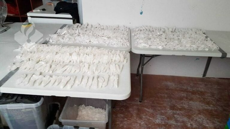 Zes aanhoudingen na aantreffen drugslaboratorium