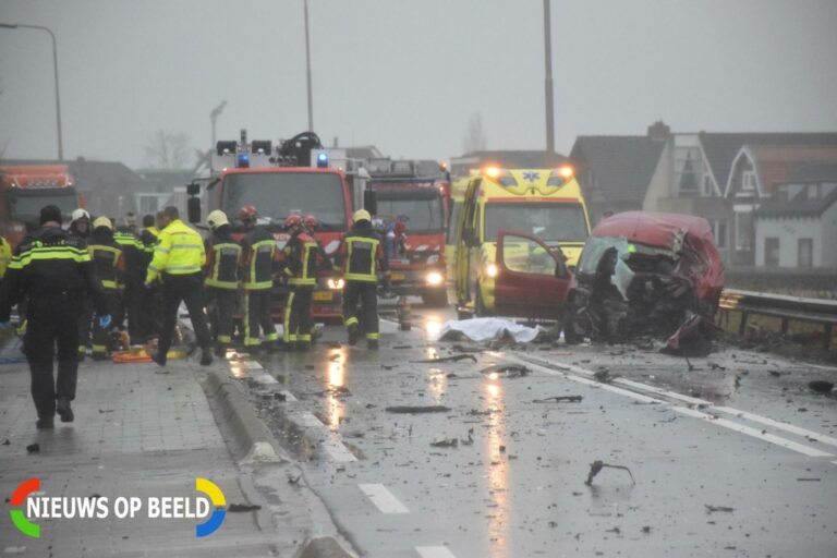 Automobilist overleden bij ongeval met vrachtwagen N207 Waddinxveen