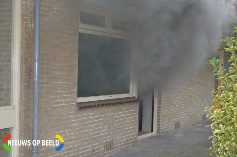 Veel rook bij keukenbrand in seniorencomplex Vestalaan Rockanje