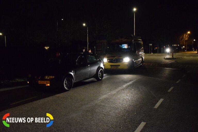 Lichte schade bij kop-staartbotsing tussen 2 auto’s Zuidzijde Bodegraven