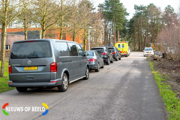 Arrestatieteam ondersteunt medisch personeel Albrandswaardsedijk Poortugaal