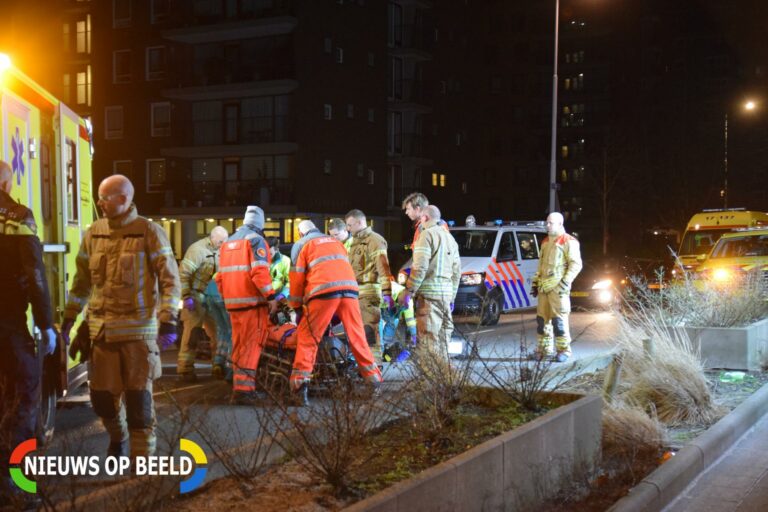 Voetganger gewond na aanrijding met auto Pompenburg Rotterdam