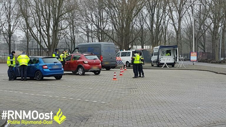 Verkeerscontrole politie en belastingdienst Capelseweg Capelle