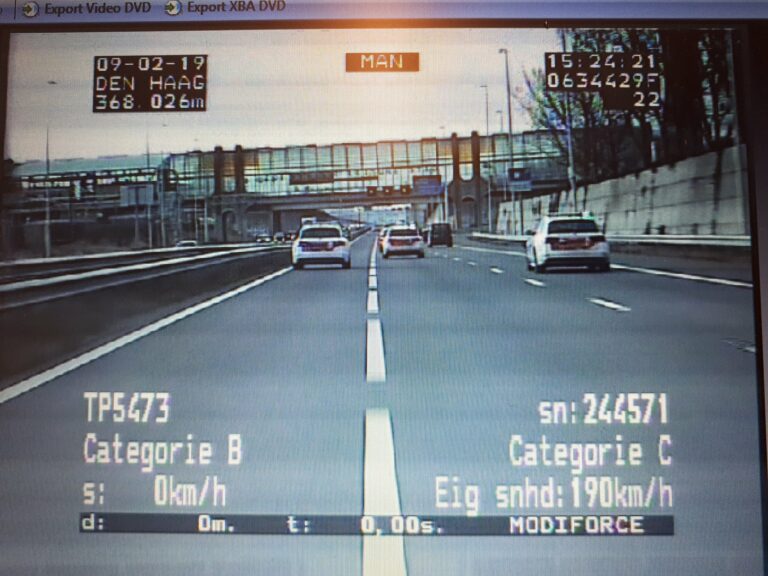 Politie maakt einde aan dollemansrit op snelweg
