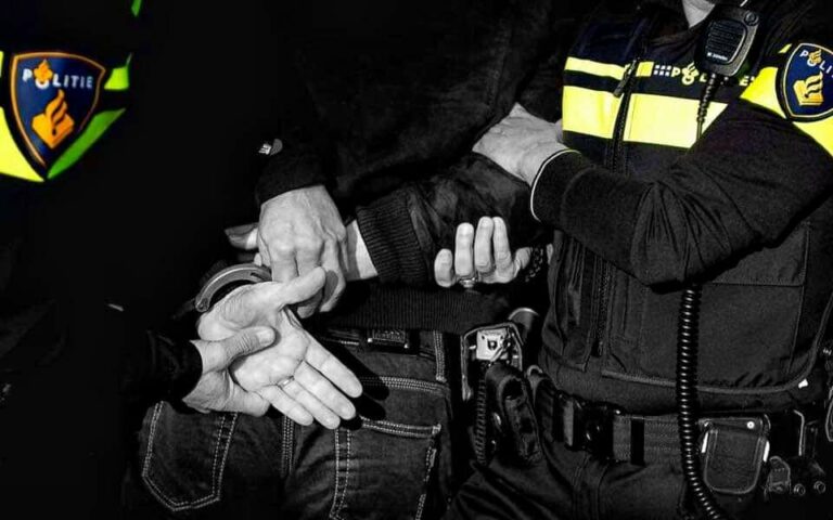 Twee tieners uit Capelle opgepakt voor woninginbraak ‘s-Gravenweg Rotterdam