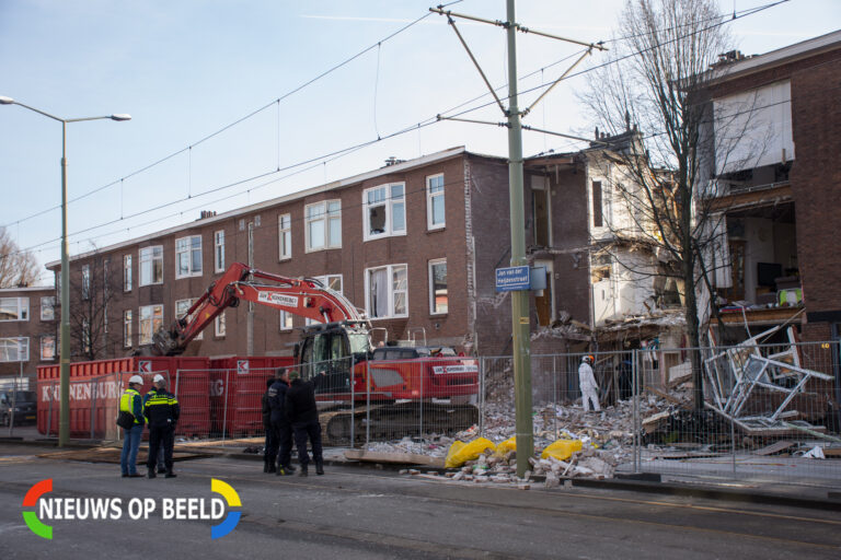 Puin van door explosie verwoeste woningen Jan van der Heijdenstraat vanaf vandaag doorzocht