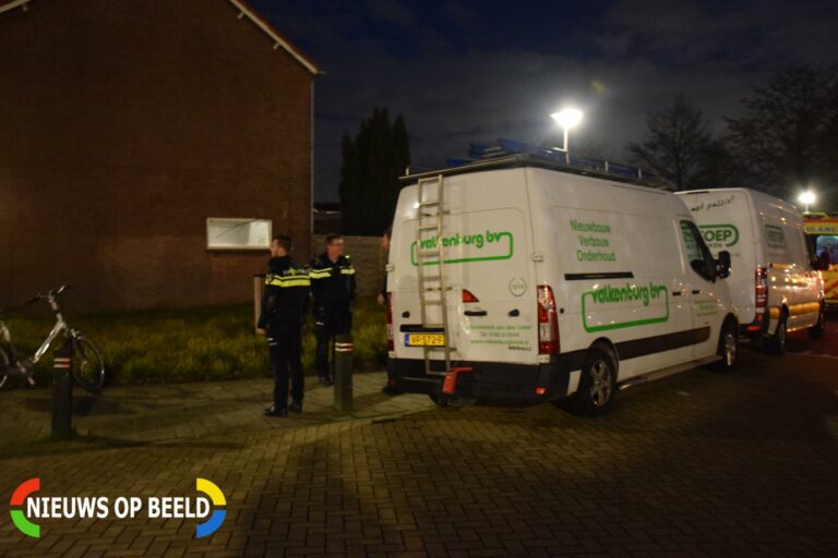 Automobilist botst op bestelbus Koningin Julianastraat Moordrecht