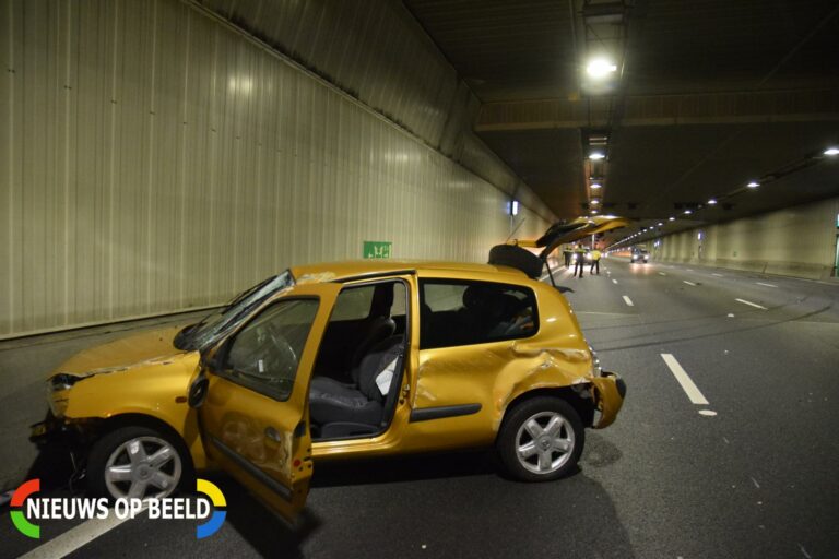 Bestuurder gewond na crash in Ketheltunnel Rijksweg A4 Schiedam