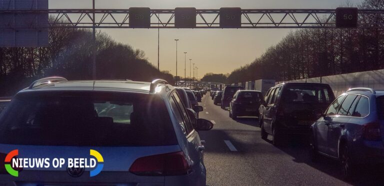Vertraging na aanrijding met meerdere auto’s A20 Rotterdam