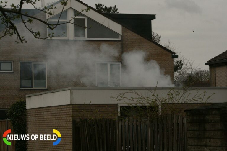 Veel rook bij brand in garagebox Kikkerveen Spijkenisse