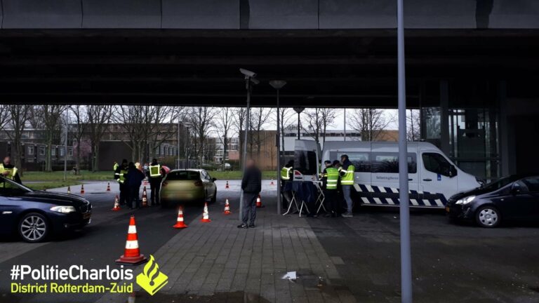 Veel automobilisten het haasje tijdens ANPR controle Zuiderparkweg Rotterdam