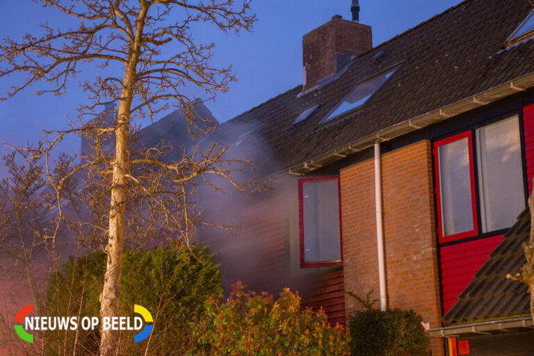 Veel rookontwikkeling bij woningbrand Cabralstraat Leiden (video)