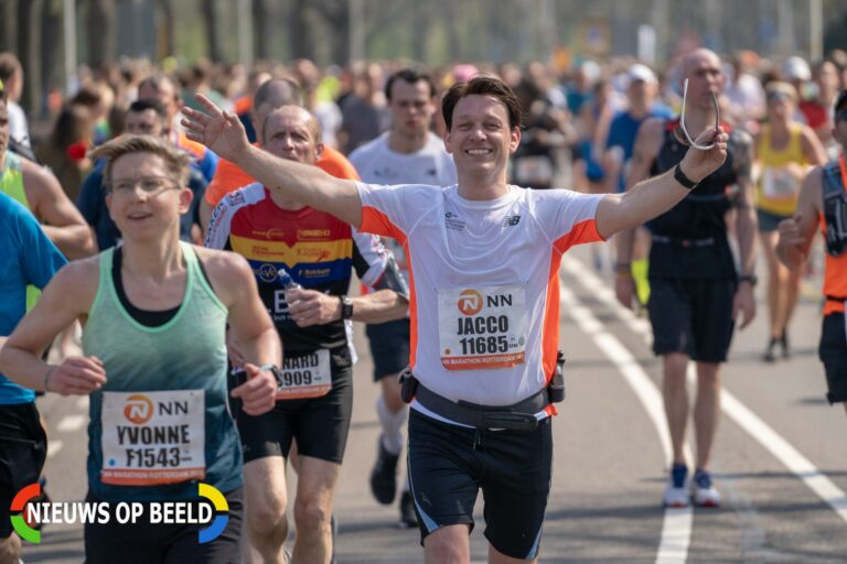 17000 deelnemers NN Marathon beleven prachtige dag Schiedamsedijk Rotterdam