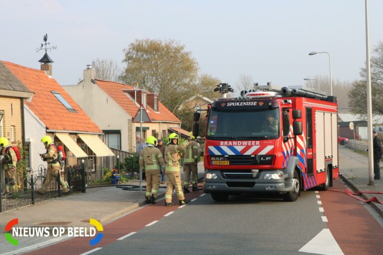 Flinke rookontwikkeling bij brand in schuur Molendijk Simonshaven