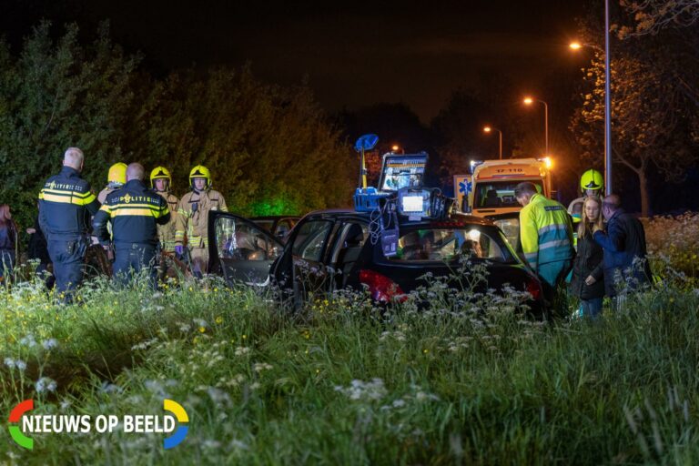 Vijf gewonden na frontale aanrijding Burgemeester van Beresteijnlaan Capelle aan den IJssel (video)