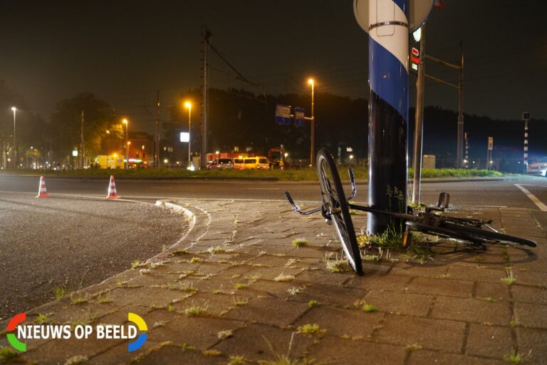 Automobilist rijdt door na aanrijding met fietser 2e Rosestraat – S123 Rotterdam