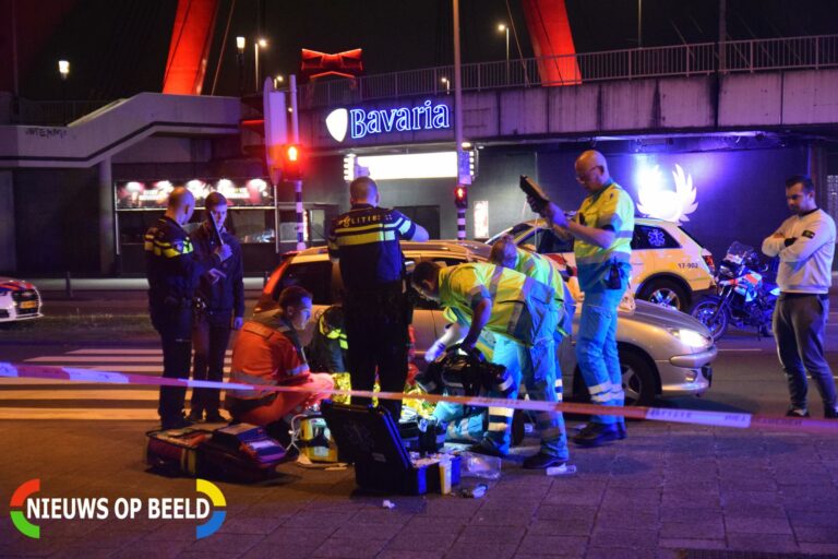 18-jarige bijrijder overleden na knal tegen paal Maasboulevard – S100 Rotterdam