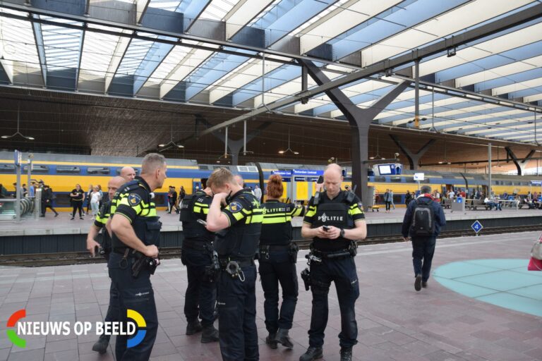 Veel politie op station na steekincident Stationsplein Rotterdam